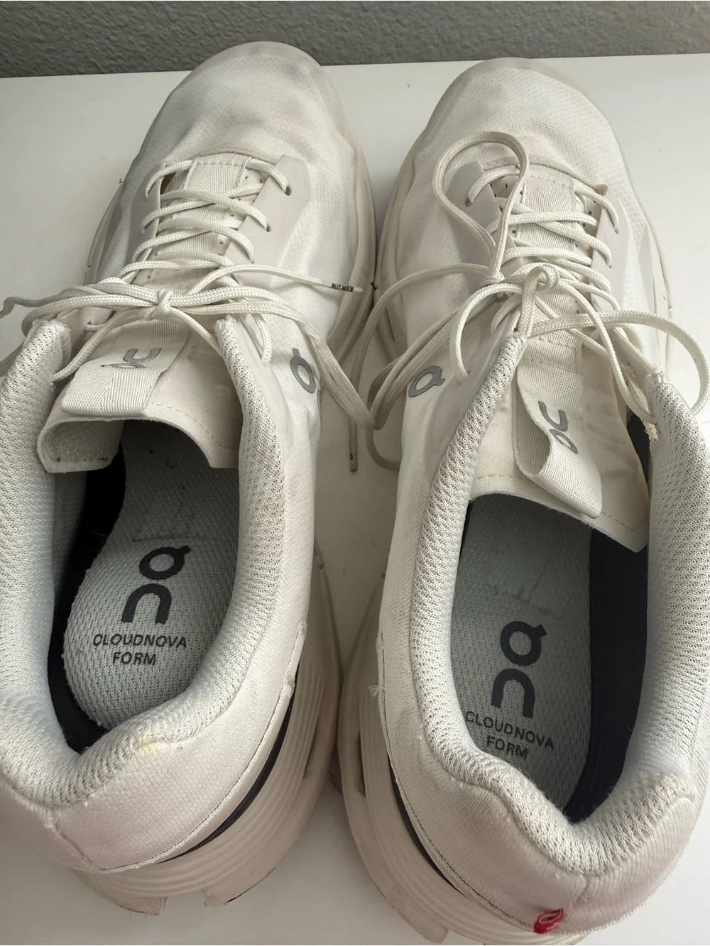 On cloudnova men size 12.5 White and Black Men's Sneakers
